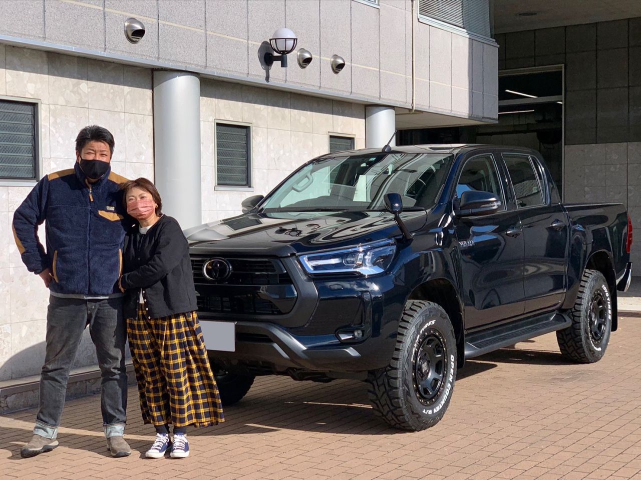 佐賀県　Ｈ様FAM👨👩　オールブラック！人気のカスタムハイラックスをご納車🚙💨